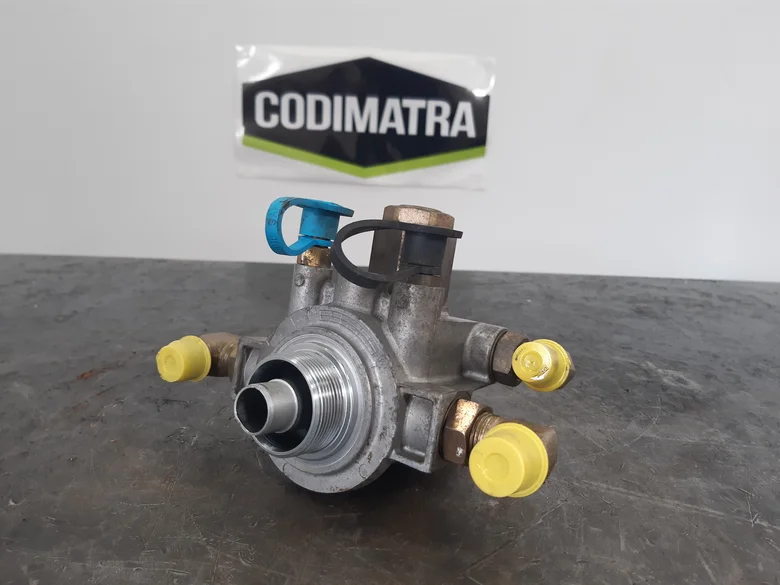 SUPPORT DE FILTRE HYDRAULIQUE