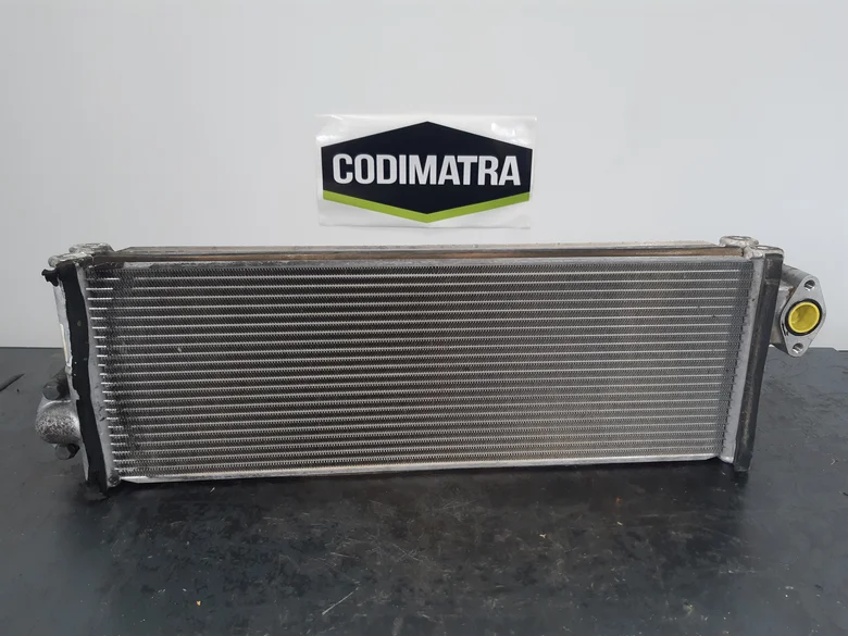 Radiateur huile pour NEW HOLLAND E135B