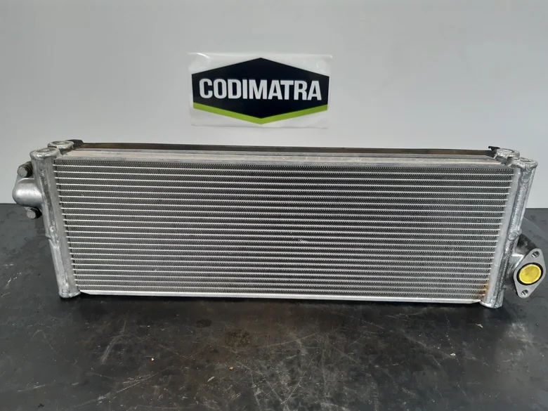 Radiateur huile pour NEW HOLLAND E135B