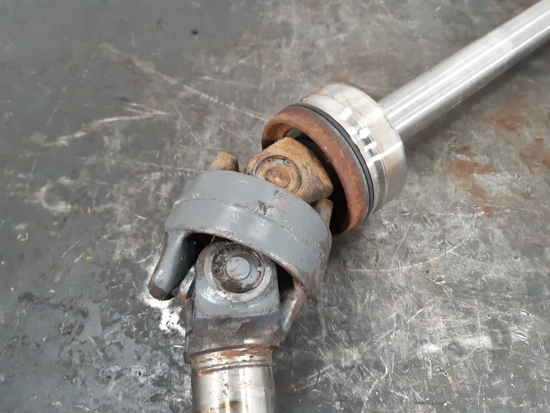 Wheel shaft for LIEBHERR A312LI