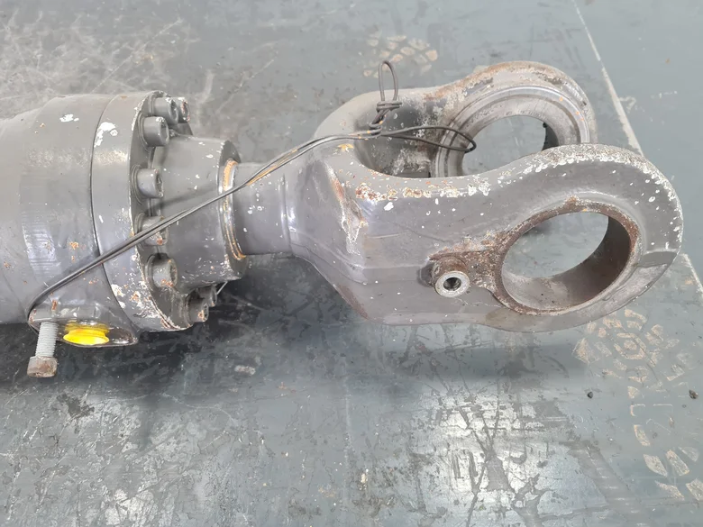 Vérin de levage brancard pour VOLVO L120E