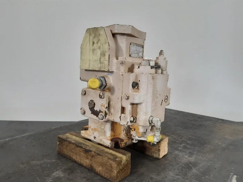 Auxiliary hydraulic pump for CATERPILLAR 966K