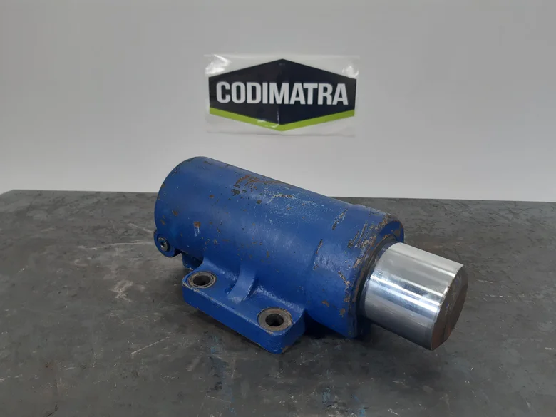Axle housing lock cylinder for CATERPILLAR M320