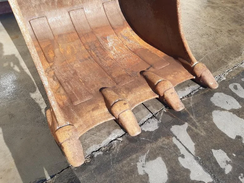 Trenching bucket for CATERPILLAR 345CL