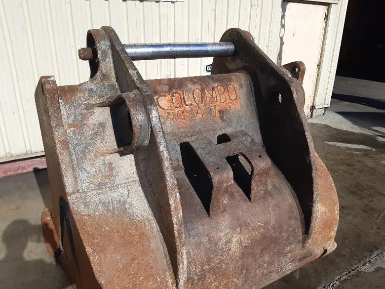 Trenching bucket for CATERPILLAR 345CL