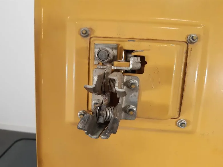 Puerta de compartimento para CATERPILLAR 325FLCR