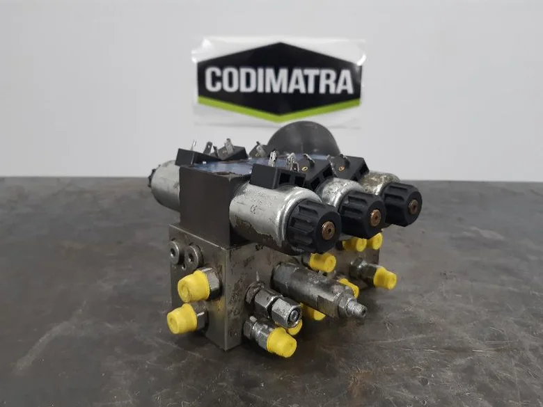 Solenoid valves for MECALAC 714MW