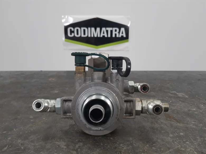 SUPPORT DE FILTRE HYDRAULIQUE