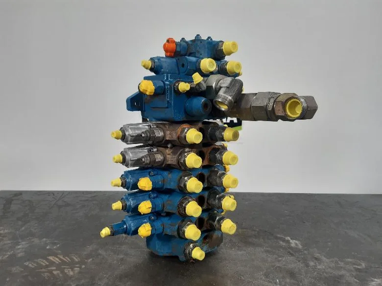 Hydraulic distributor for MECALAC 12MXT
