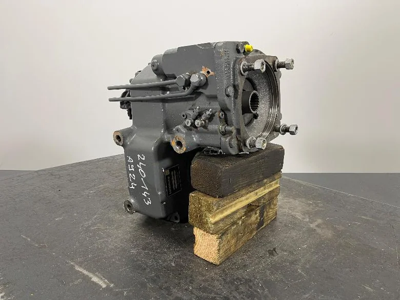 Boîte de vitesses pour LIEBHERR A924
