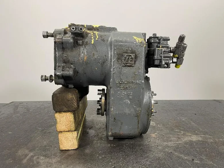 Boîte de vitesses pour LIEBHERR A924
