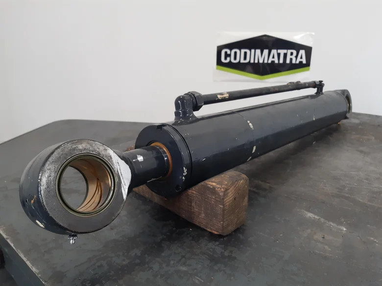Vérin d'articulation pour KUBOTA KX080-4