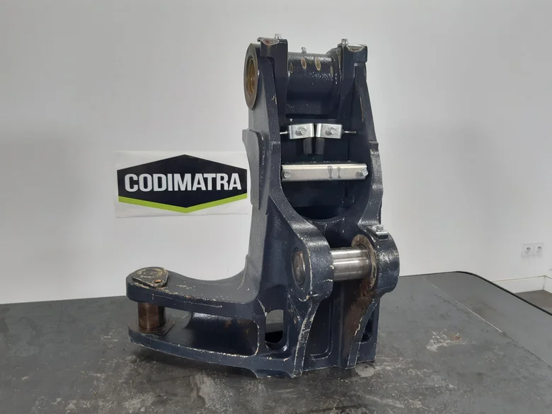 Articulation pour KUBOTA KX080-4