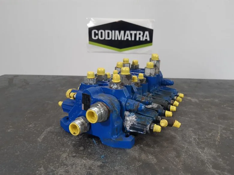 Distributeur hydraulique pour JCB 3CX