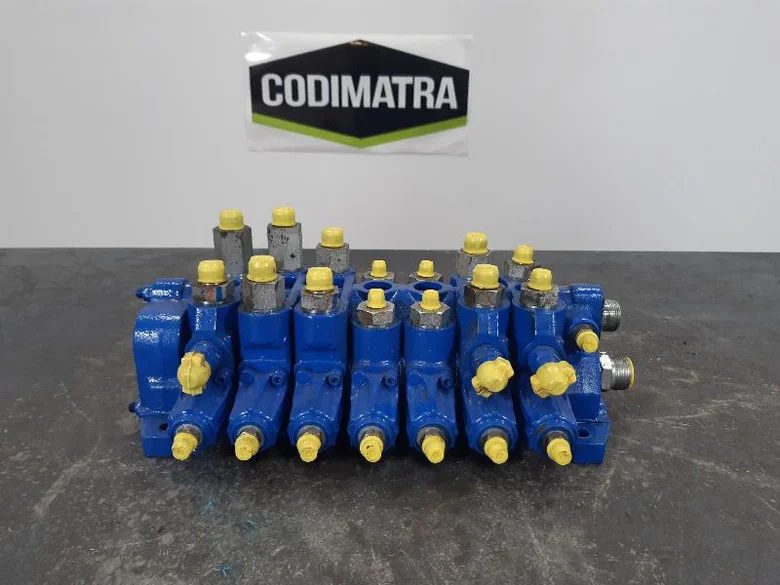 Distributeur hydraulique pour JCB 3CX