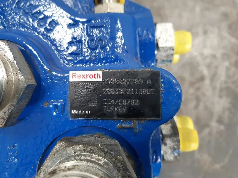Distributeur hydraulique pour JCB 3CX