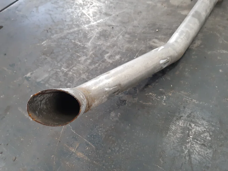 TUBE D'ECHAPPEMENT