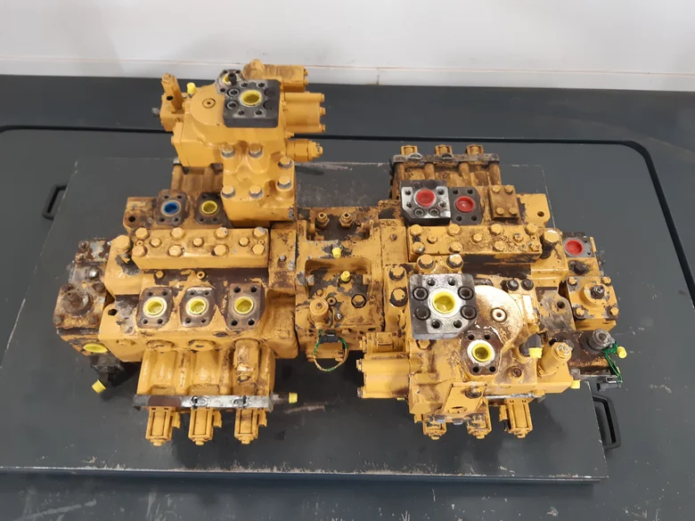 Hydraulic distributor for CATERPILLAR 374DL