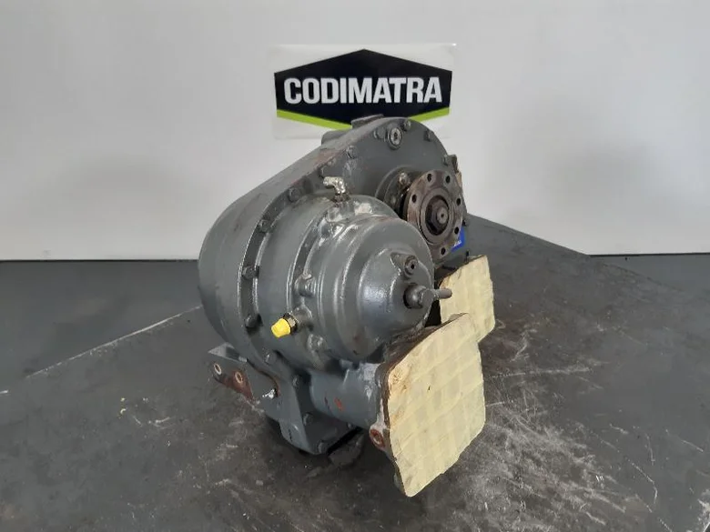Transfer gear for LIEBHERR L538