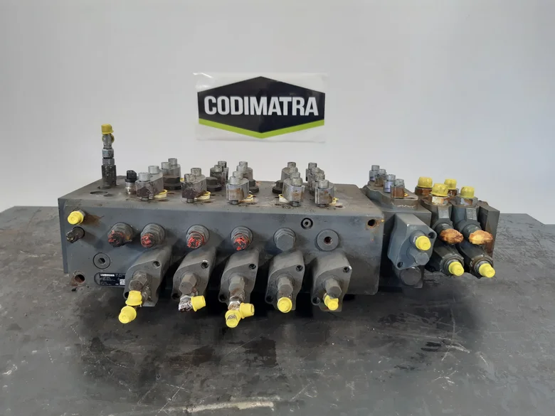 Distributeur hydraulique pour LIEBHERR LH22M
