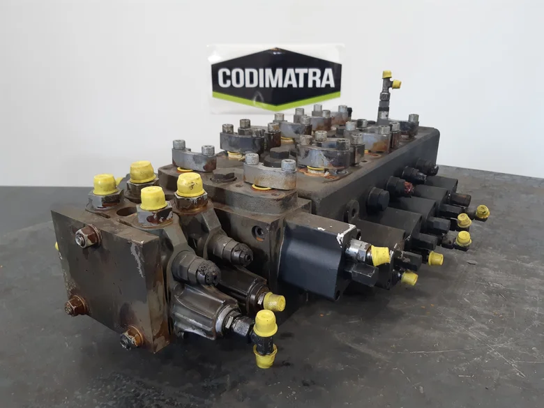 Distributeur hydraulique pour LIEBHERR LH22M