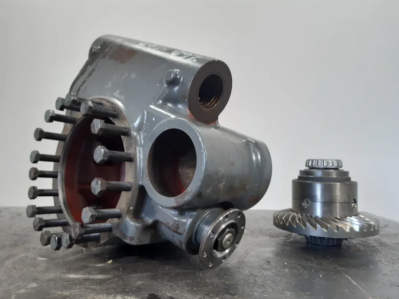 Nez de pont pour LIEBHERR A924