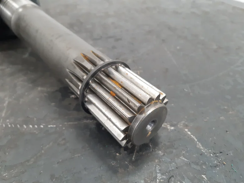 Wheel shaft for LIEBHERR A924