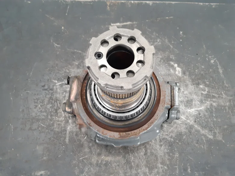 Caliper housing for LIEBHERR A924