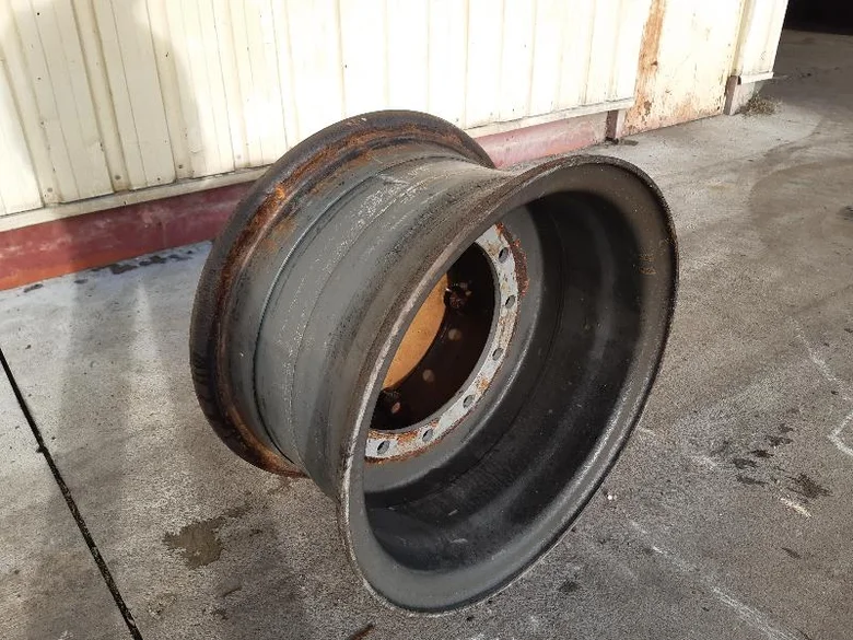 Rim for LIEBHERR L526