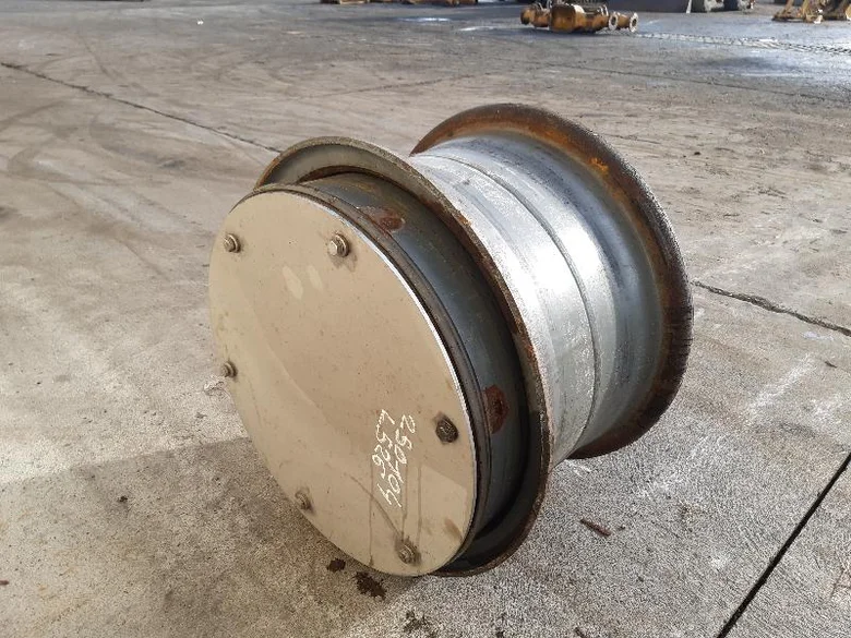 Rim for LIEBHERR L526