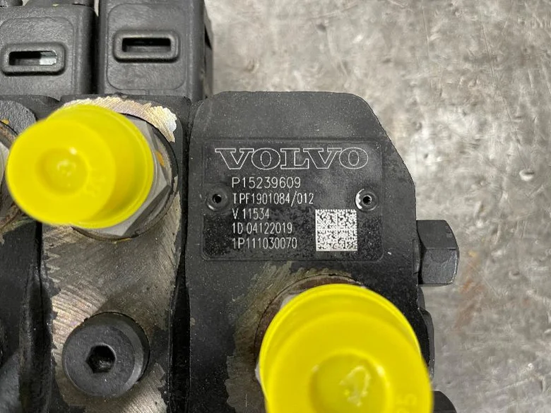 Hydraulic Distributor for VOLVO L30G