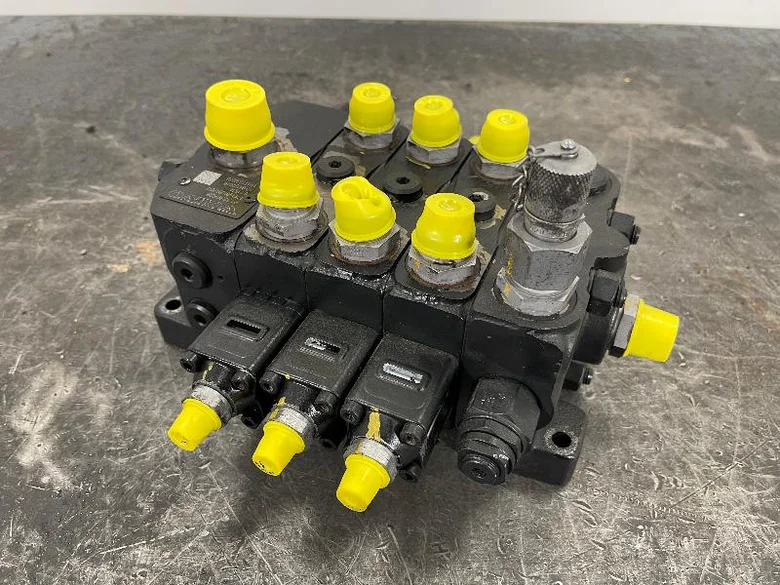 Hydraulic Distributor for VOLVO L30G