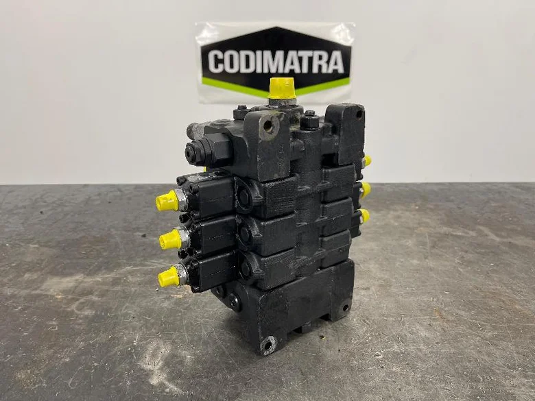 Hydraulic Distributor for VOLVO L30G