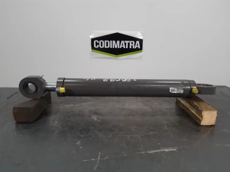 Vérin de levage brancard pour VOLVO L30G