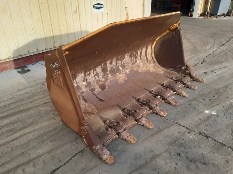 Ditching bucket for CATERPILLAR 953D