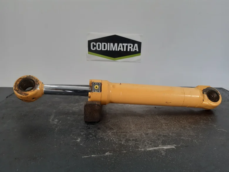 Offset cylinder for LIEBHERR A314