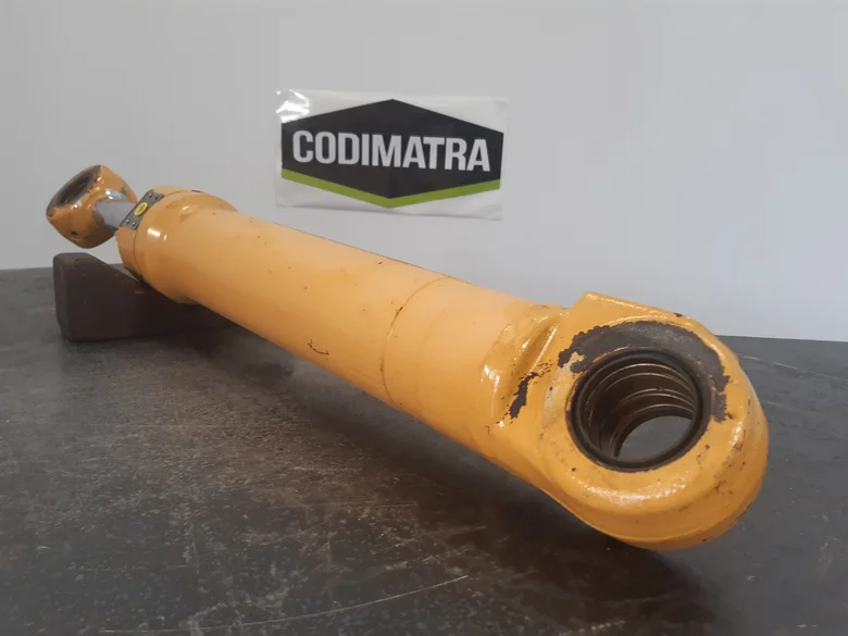 Offset cylinder for LIEBHERR A314