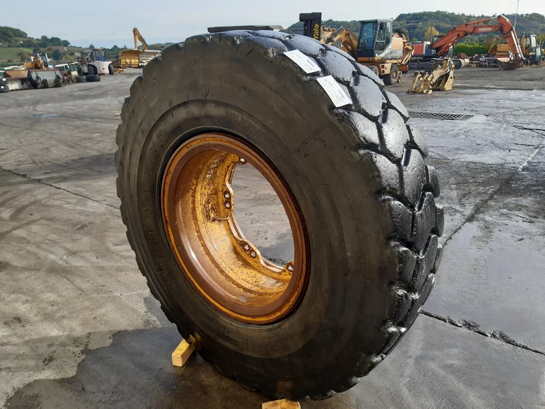 Pneu pour CATERPILLAR 771D
