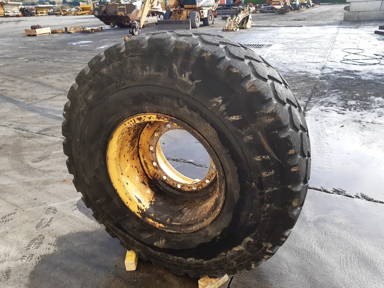 Neumático para LIEBHERR L538