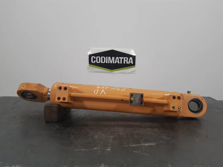 Offset cylinder for CASE WX165