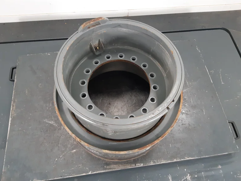 Rim for LIEBHERR L556
