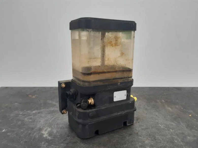 Central lubrication system for CATERPILLAR 963K