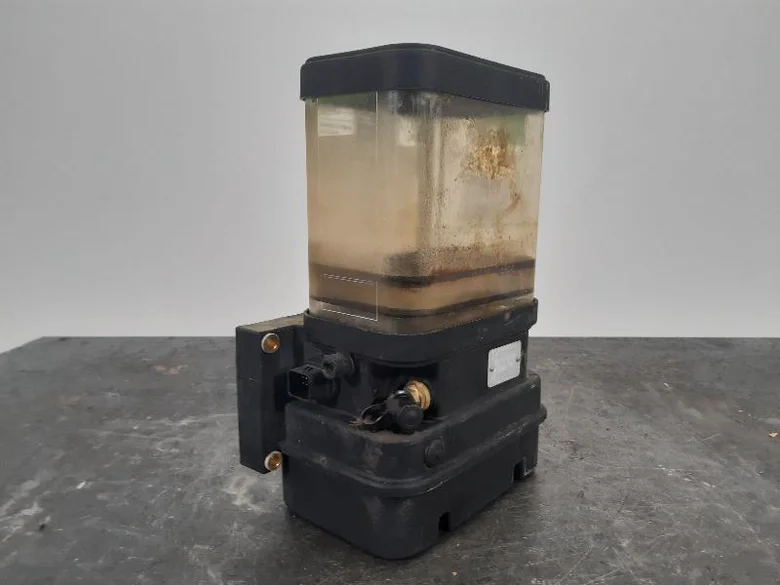 Central lubrication system for CATERPILLAR 963K