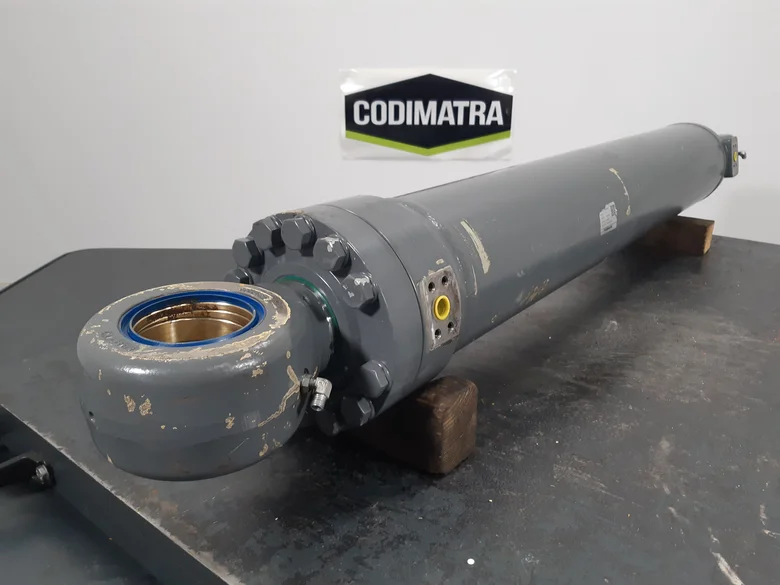 Variable boom cylinder for LIEBHERR R916LC