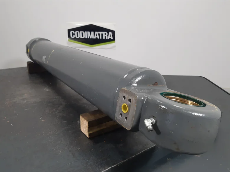 Variable boom cylinder for LIEBHERR R916LC