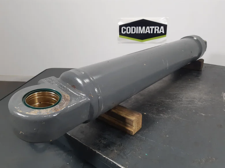 Variable boom cylinder for LIEBHERR R916LC