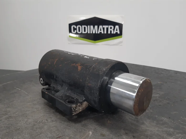 Axle housing lock cylinder for CATERPILLAR M316C