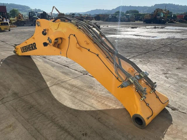 Boom for LIEBHERR R934C