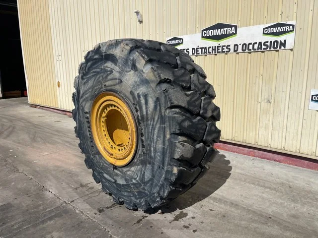 Tire for CATERPILLAR 980M