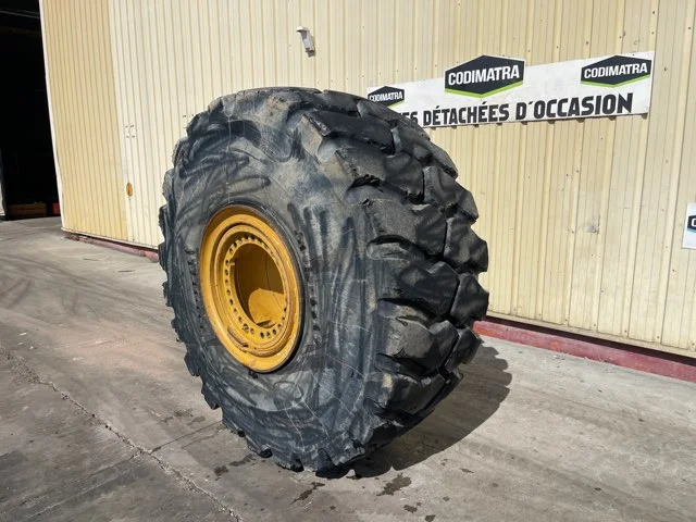 Neumático para CATERPILLAR 980M